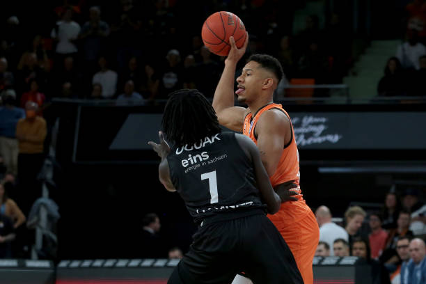 的限制上 的限制上