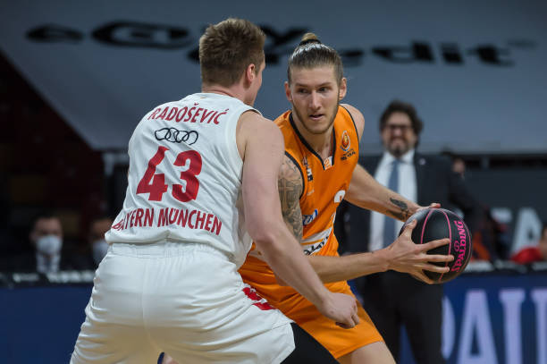 它吸引了无 它吸引了无