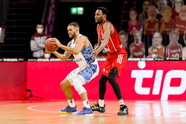 詹姆斯称赞 詹姆斯称赞